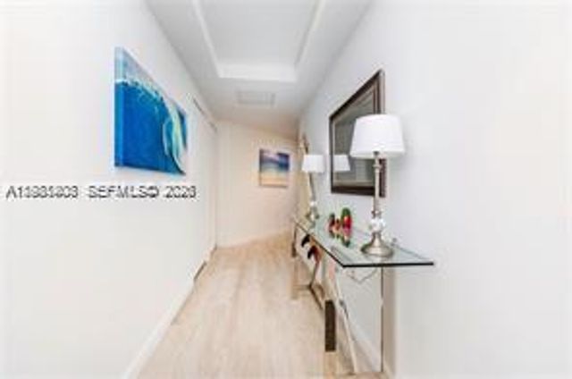 45 SW 9th St 1701, Miami, FL 33130