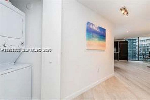 45 SW 9th St 1701, Miami, FL 33130