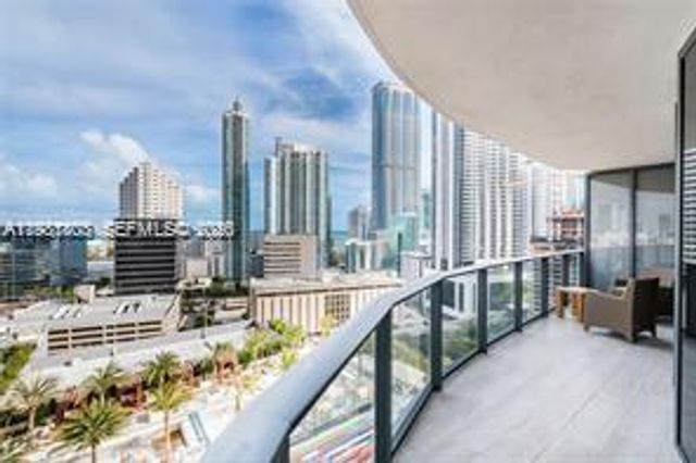 45 SW 9th St 1701, Miami, FL 33130