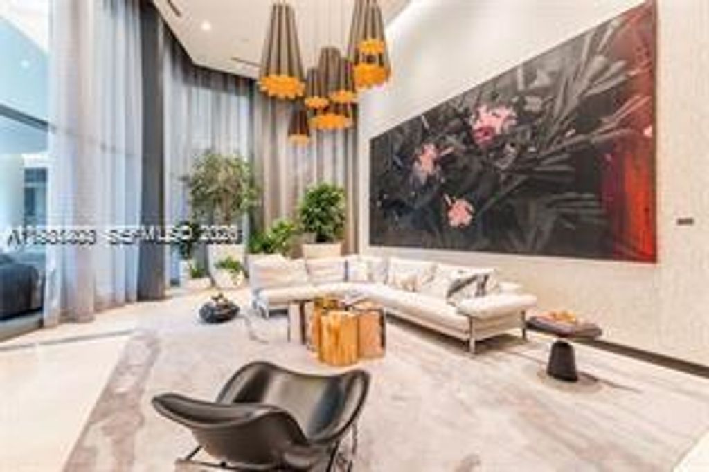 45 SW 9th St 1701, Miami, FL 33130