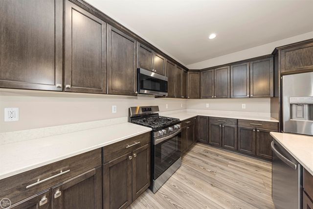 1134 Julian Court, Waterford Twp, MI 48327
