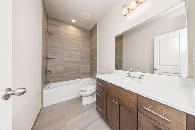 1134 Julian Court, Waterford Twp, MI 48327