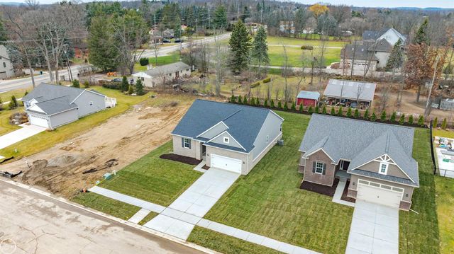 1134 Julian Court, Waterford Twp, MI 48327