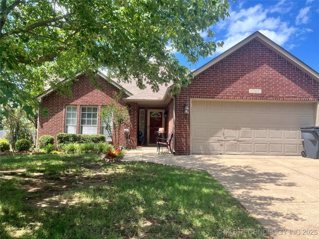 10607 E 115th Street, Bixby, OK 74008