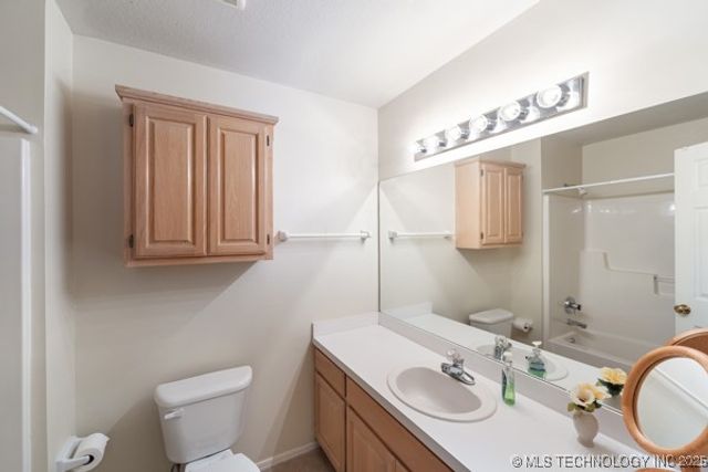 10607 E 115th Street, Bixby, OK 74008