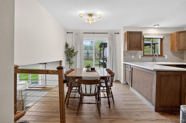 301 Lindenwood Drive, Linden, MI 48451