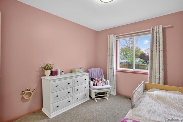 301 Lindenwood Drive, Linden, MI 48451