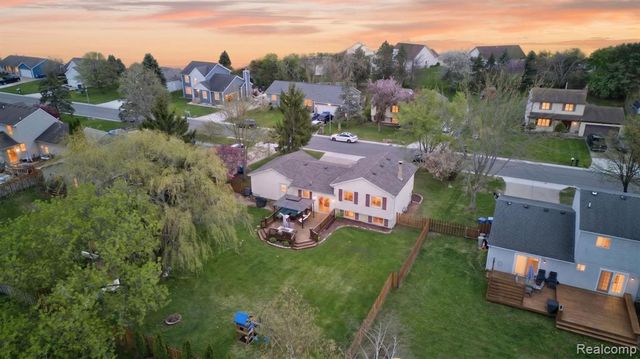 301 Lindenwood Drive, Linden, MI 48451