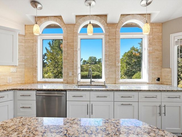 57 E Oak Hills Dr, Castle Rock, CO 80108