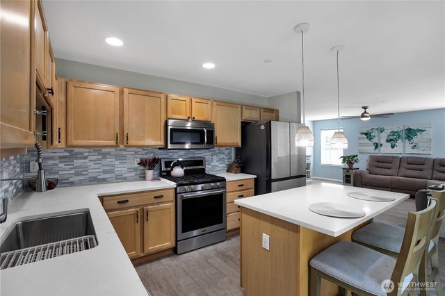 1521 Sinclair Drive, Dupont, WA 98327