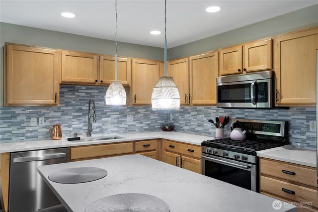 1521 Sinclair Drive, Dupont, WA 98327
