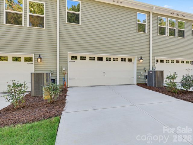 6617 Fire Lily Lane, Charlotte, NC 28216