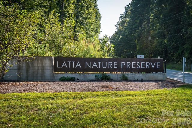 6617 Fire Lily Lane, Charlotte, NC 28216
