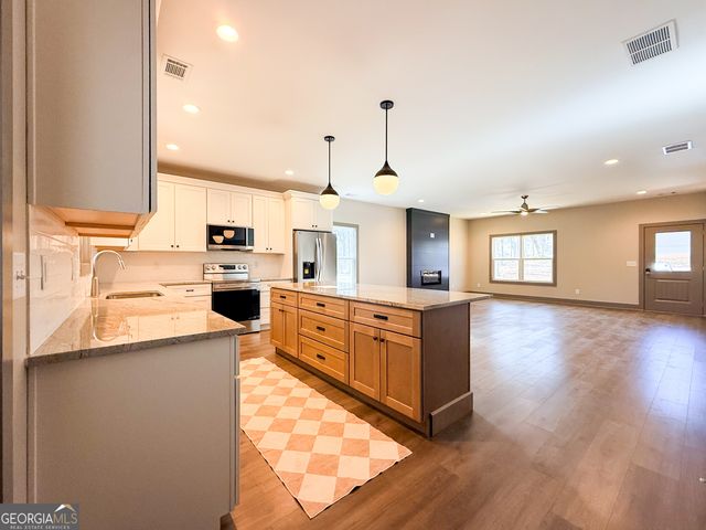 292 Townview Drive, Cleveland, GA 30528