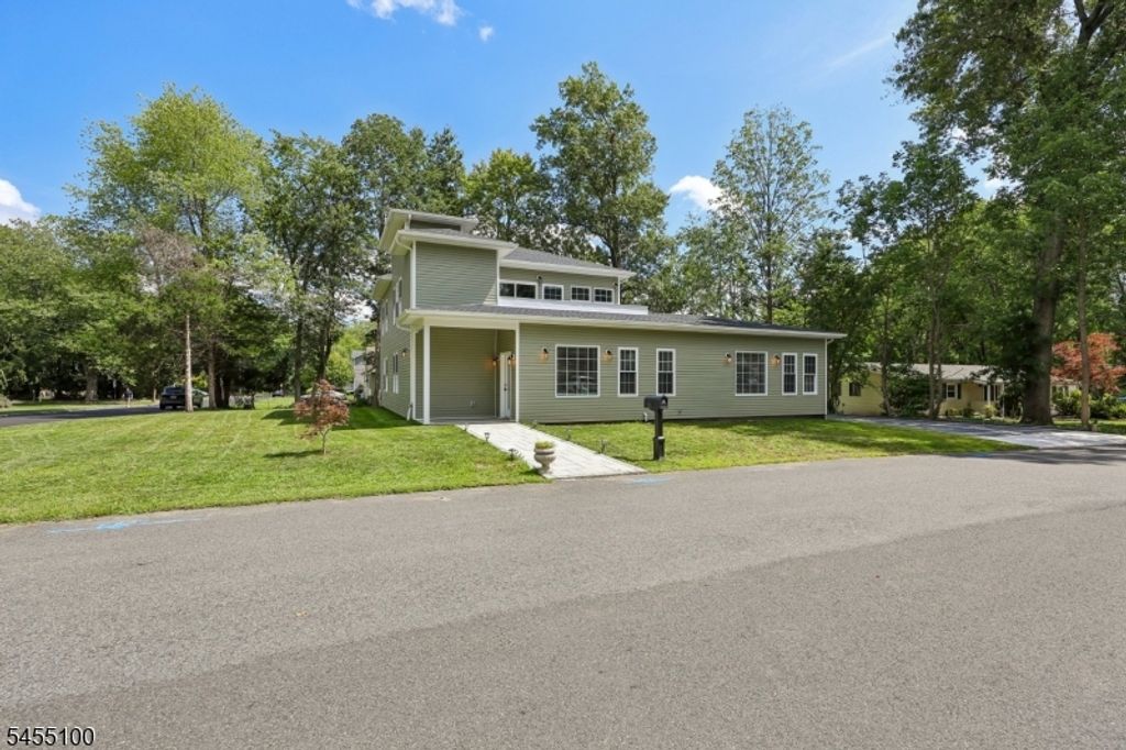 34 Gates Ave, Warren Twp., NJ 07059 — photo 2