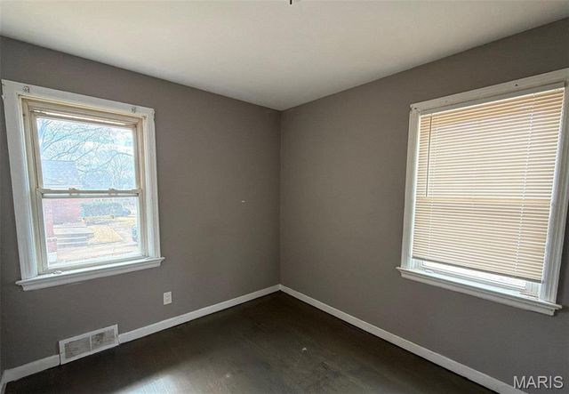 1082 Fontaine Place, St Louis, MO 63137
