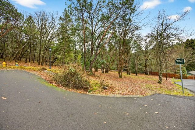425 Josephines Way, Jacksonville, OR 97530