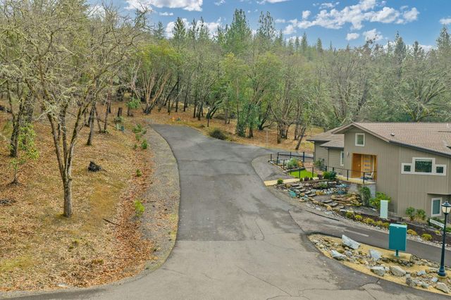 425 Josephines Way, Jacksonville, OR 97530