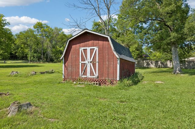 301 Northside Dr, Madison, TN 37115