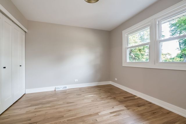 305 E Armitage Avenue, Elmhurst, IL 60126