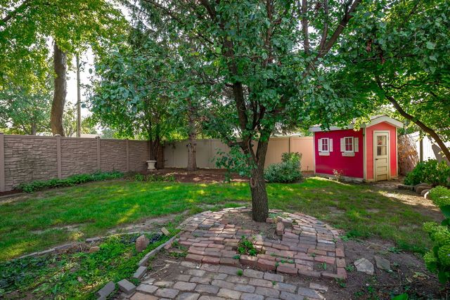 305 E Armitage Avenue, Elmhurst, IL 60126