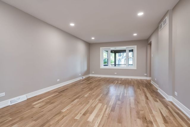305 E Armitage Avenue, Elmhurst, IL 60126