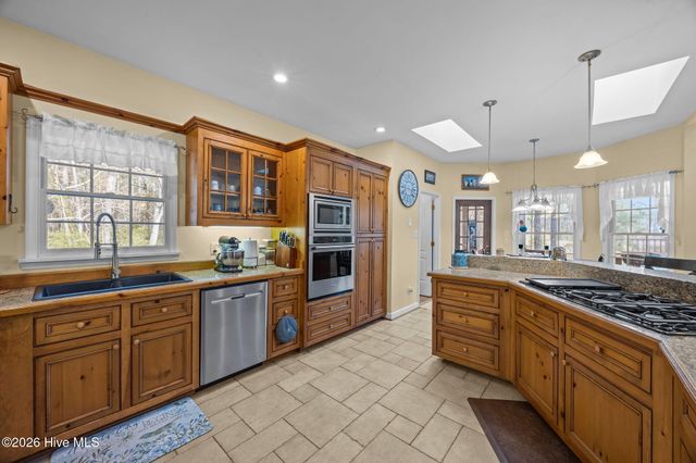 33 Neuse Winds Drive, Oriental, NC 28571