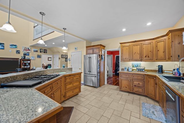 33 Neuse Winds Drive, Oriental, NC 28571