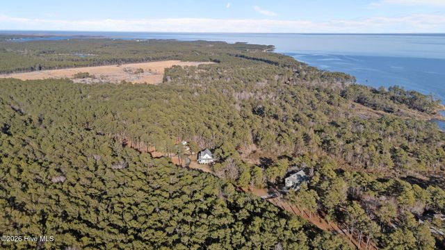 33 Neuse Winds Drive, Oriental, NC 28571