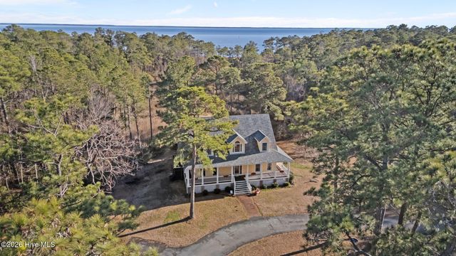 33 Neuse Winds Drive, Oriental, NC 28571
