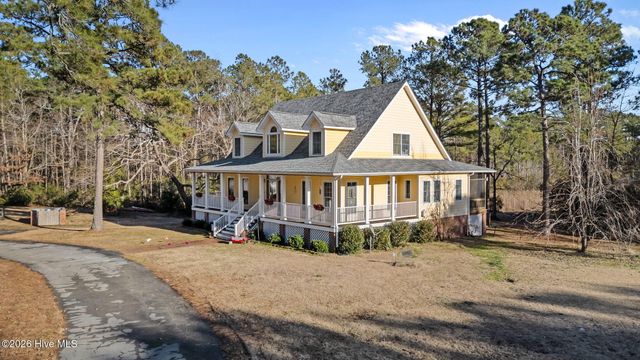 33 Neuse Winds Drive, Oriental, NC 28571