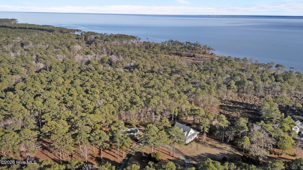 33 Neuse Winds Drive, Oriental, NC 28571