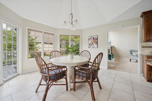 8670 Augusta Lane, Holland, OH 43528