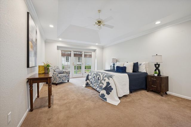 8670 Augusta Lane, Holland, OH 43528