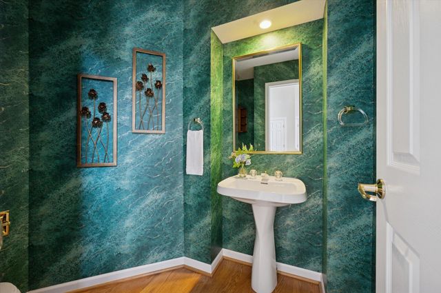 8670 Augusta Lane, Holland, OH 43528