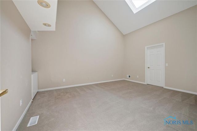 8670 Augusta Lane, Holland, OH 43528