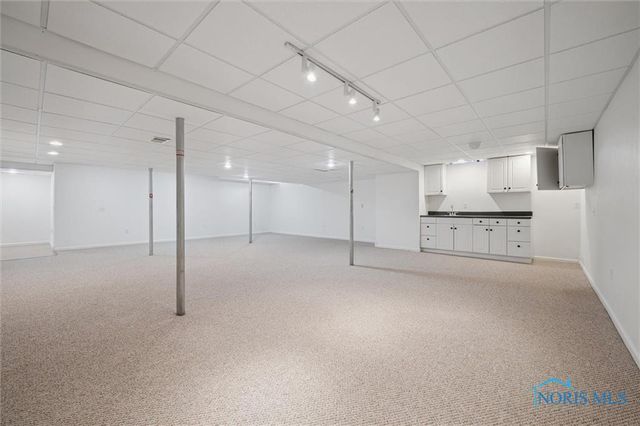 8670 Augusta Lane, Holland, OH 43528