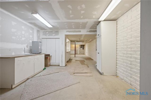 8670 Augusta Lane, Holland, OH 43528