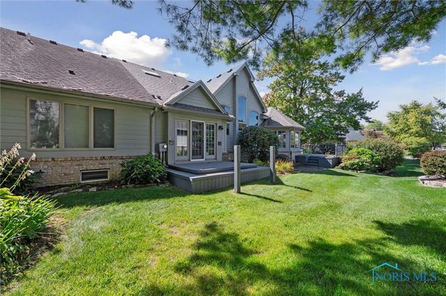 8670 Augusta Lane, Holland, OH 43528