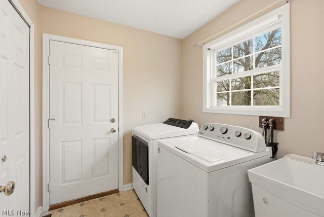 10483 Belmeadow Drive, Twinsburg, OH 44087