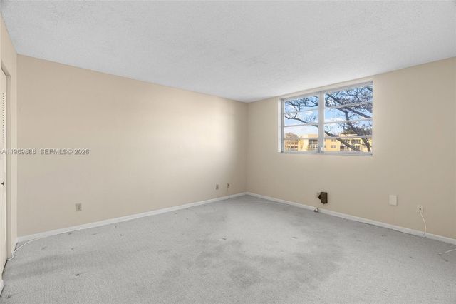 5851 NW 62nd Ave 210, Tamarac, FL 33319