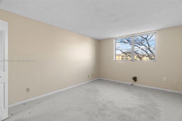 5851 NW 62nd Ave 210, Tamarac, FL 33319