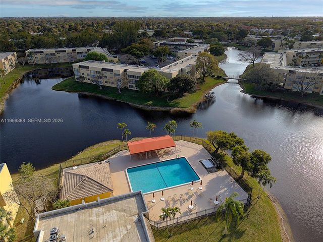 5851 NW 62nd Ave 210, Tamarac, FL 33319