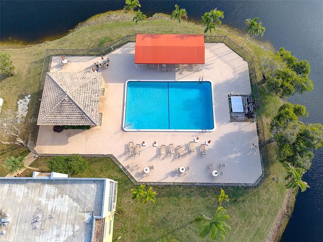 5851 NW 62nd Ave 210, Tamarac, FL 33319