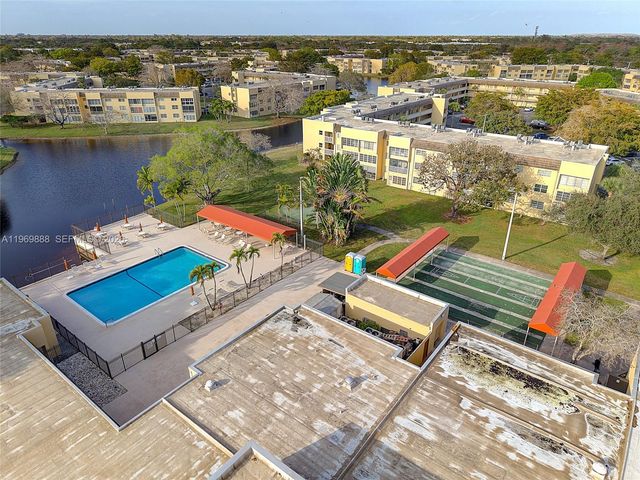 5851 NW 62nd Ave 210, Tamarac, FL 33319