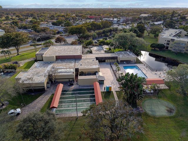 5851 NW 62nd Ave 210, Tamarac, FL 33319