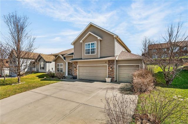 10201 N Willow Avenue, Kansas City, MO 64157