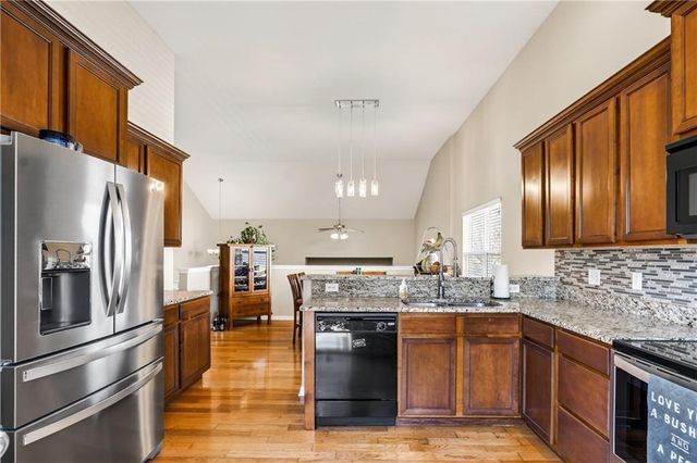 10201 N Willow Avenue, Kansas City, MO 64157