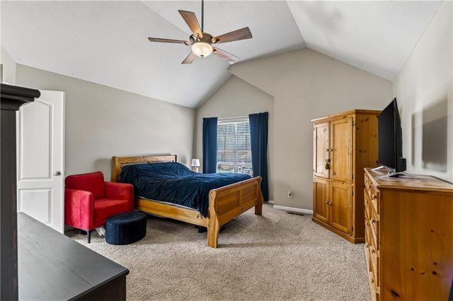 10201 N Willow Avenue, Kansas City, MO 64157