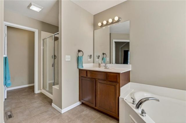 10201 N Willow Avenue, Kansas City, MO 64157